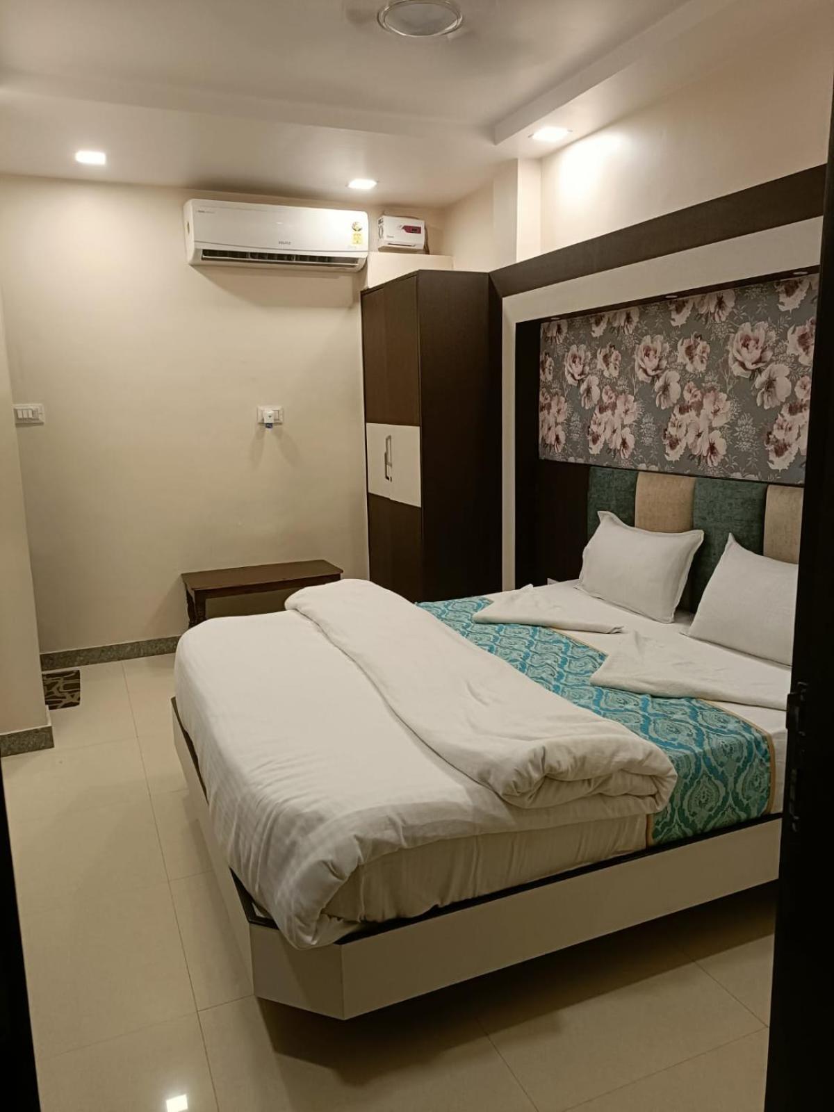 Ks Paying Guest House فاراناسي المظهر الخارجي الصورة