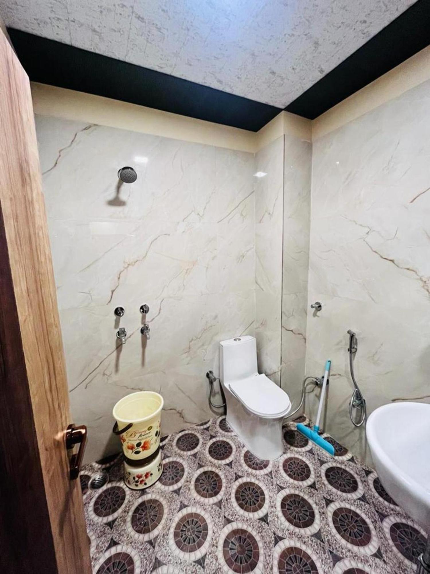 Ks Paying Guest House فاراناسي المظهر الخارجي الصورة