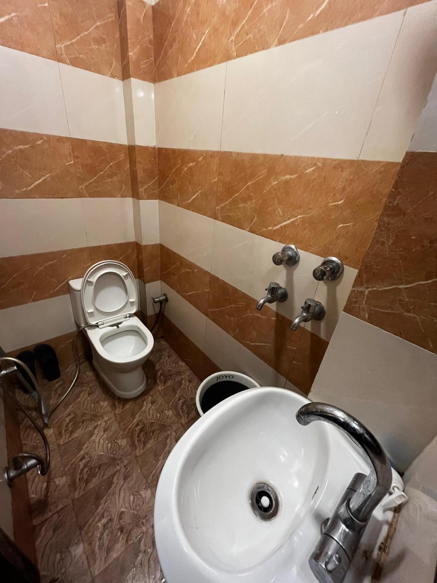 Ks Paying Guest House فاراناسي المظهر الخارجي الصورة