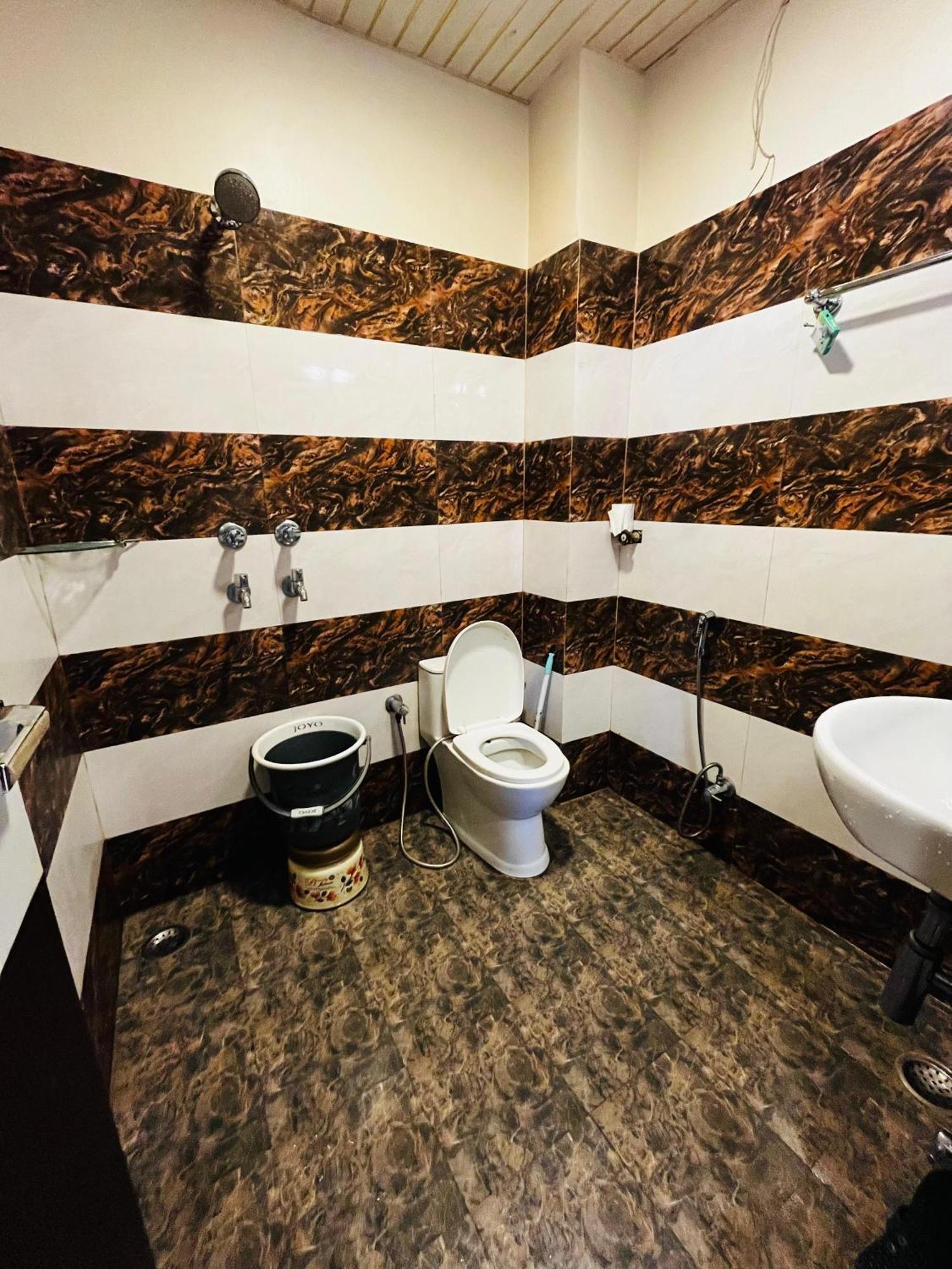 Ks Paying Guest House فاراناسي المظهر الخارجي الصورة