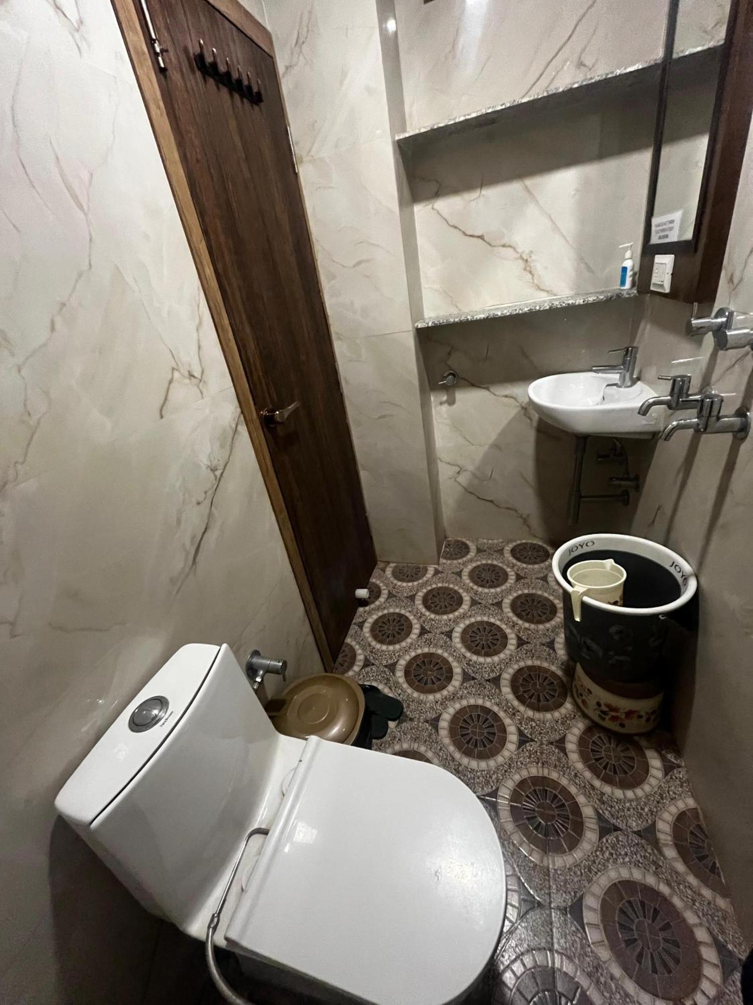 Ks Paying Guest House فاراناسي المظهر الخارجي الصورة