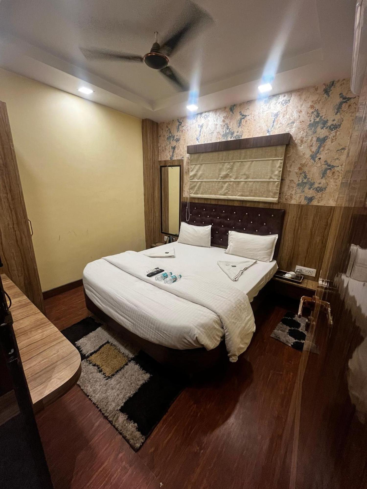 Ks Paying Guest House فاراناسي المظهر الخارجي الصورة